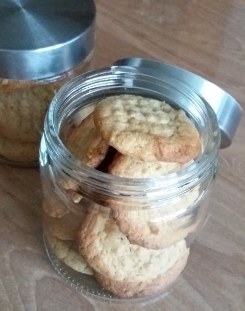 Bocal de cookies au beurre de cacahuète