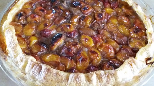 Tarte feuilletée aux prunes et aux spéculoos 