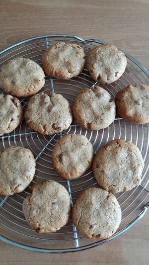 Cookies aux figues et à la noisette cuits