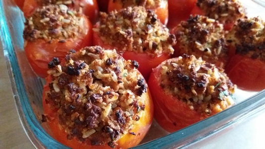 Tomates farcies au haché végétal et au riz