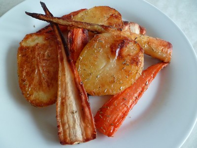 Pommes de terre, panais et carottes rôtis